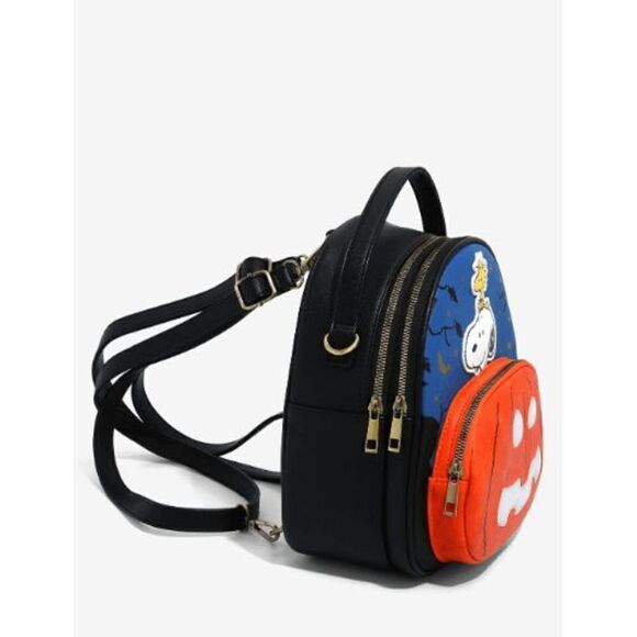 Peanuts Snoopy & Woodstock The Great Pumpkin Convertible Light-Up Backpack - Picture 3 of 6